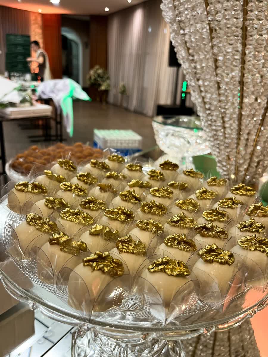 Mesa de casamento com doces finos